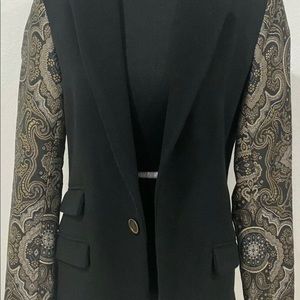 LAVEER Blazer women jackets Size 4 color blk & gold . 90% Wool 10% Nylon